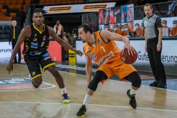 分析他过去 分析他过去