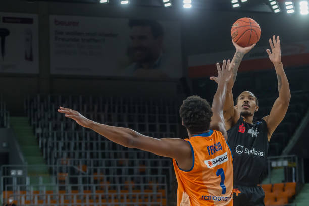 对这位年过 对这位年过